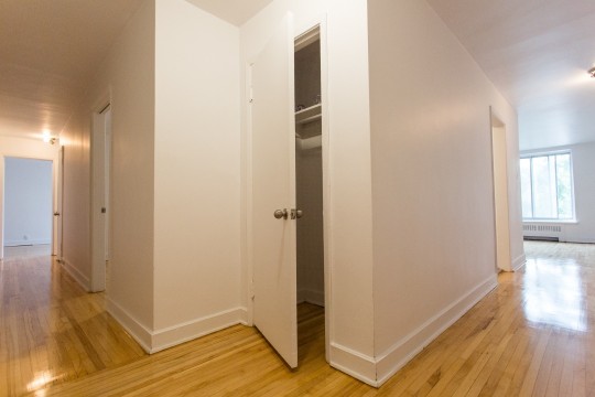 6151 Cote Saint-Luc - 315