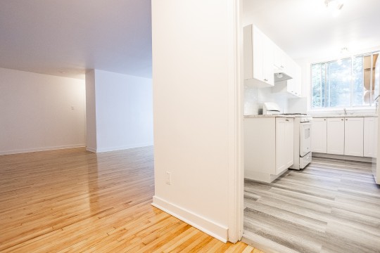 6101 Côte Saint-Luc - 210