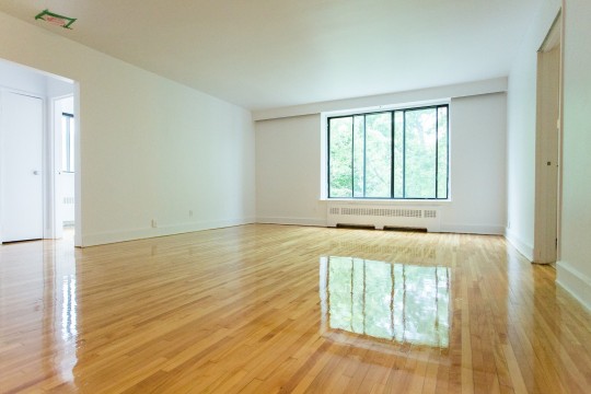 6001 Cote Saint-Luc – 210