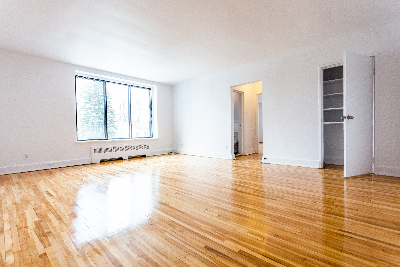 6001 Cote Saint Luc - 306