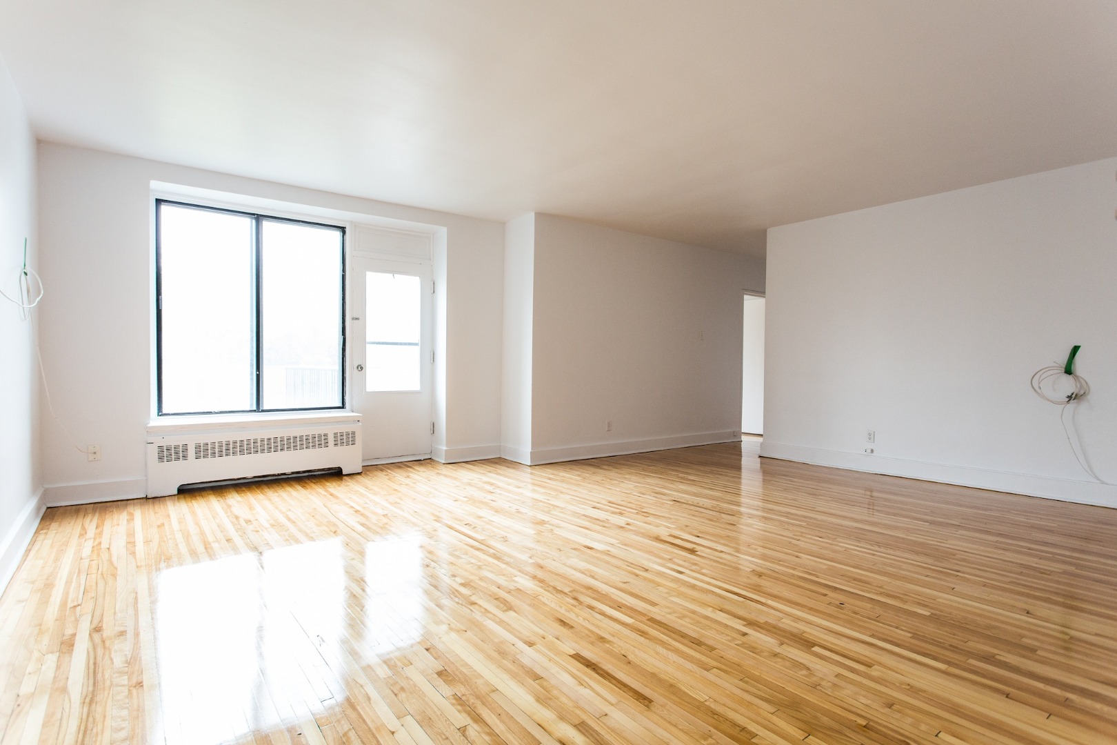 6001 Cote Saint Luc – 409