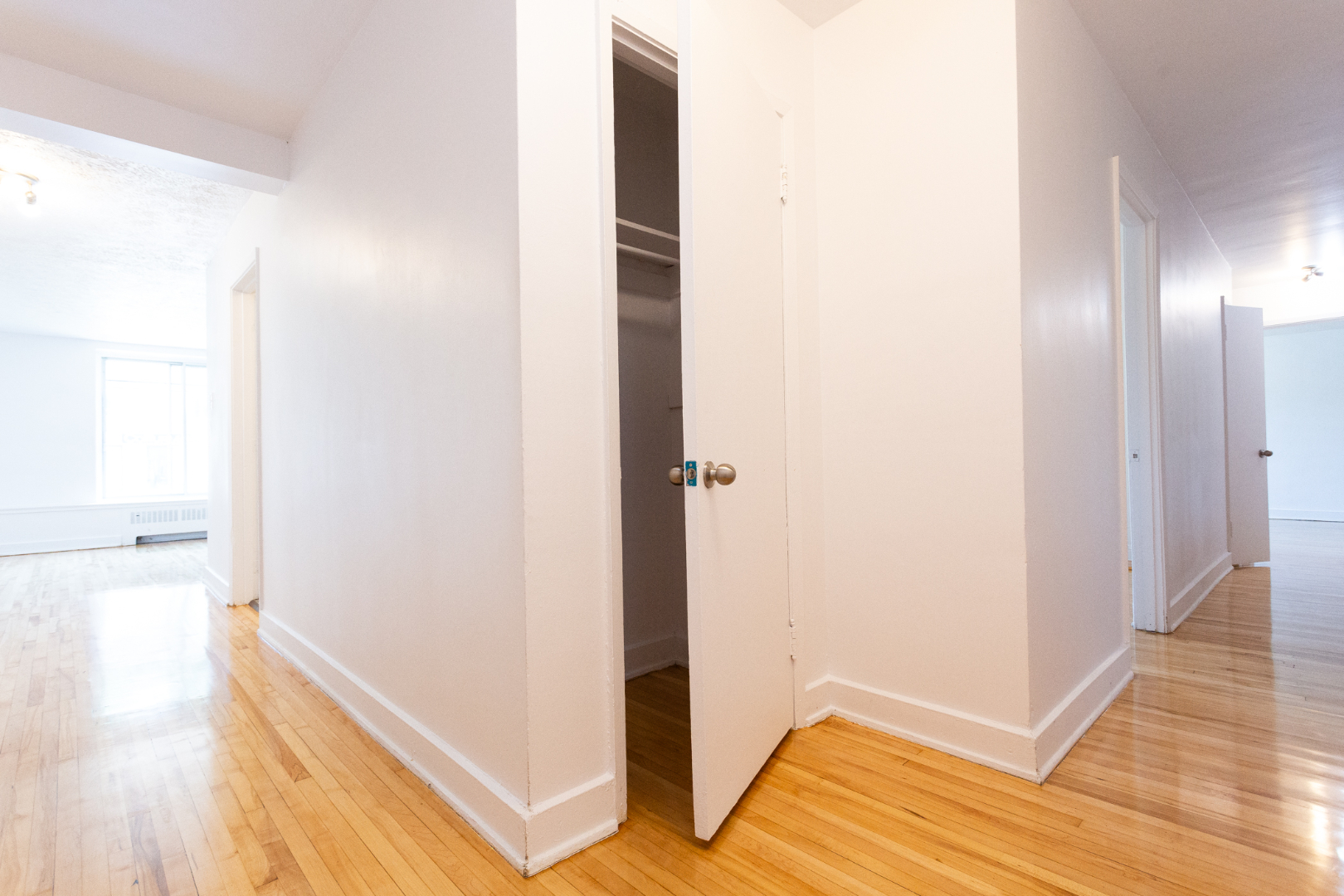 6101 Cote Saint Luc - 205