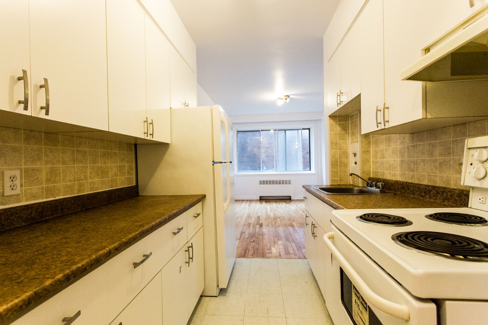 6920 Fielding 103 Mayne Holdings Apartments for rent in Montreal