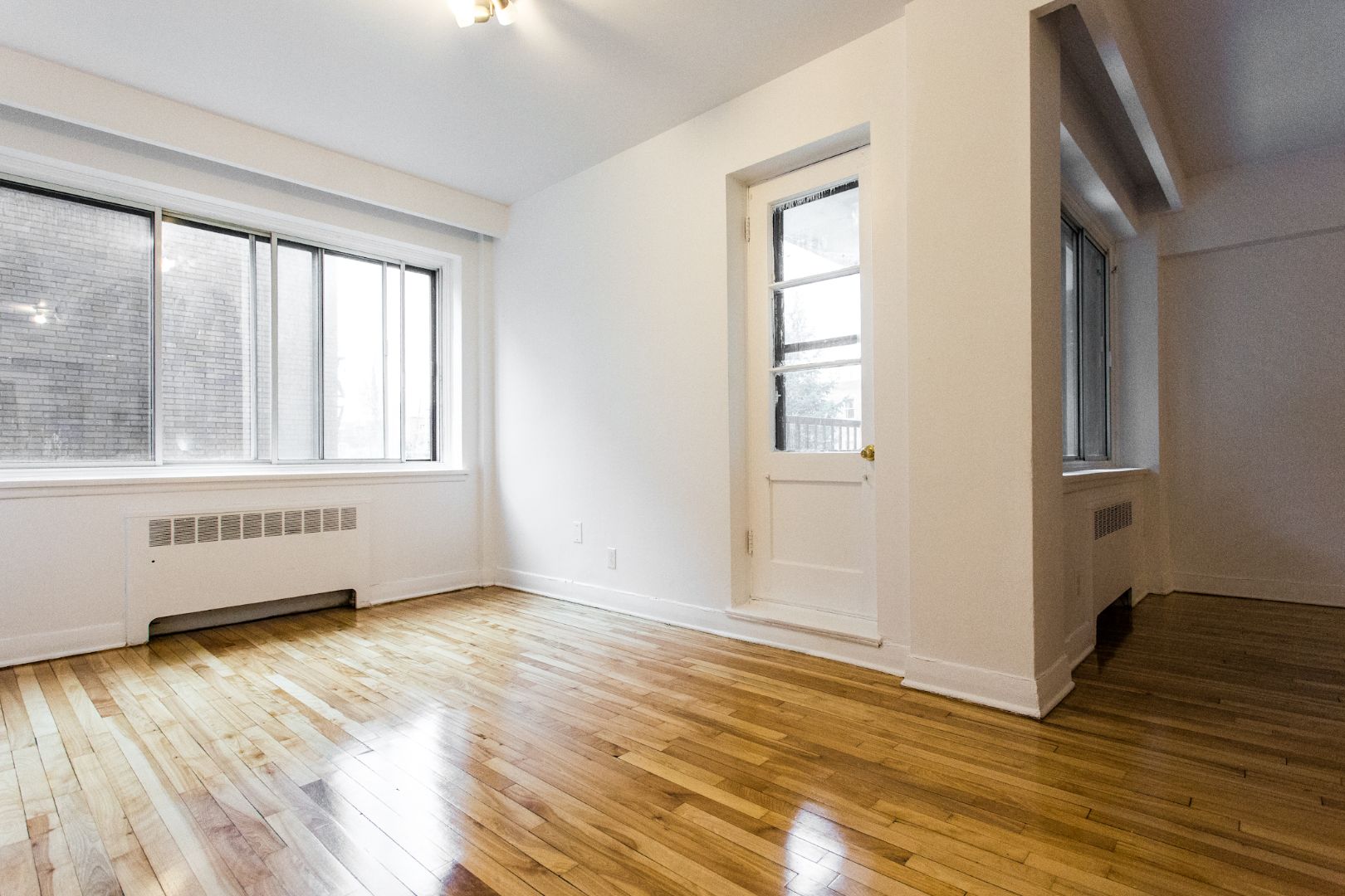 6920 Fielding 103 Mayne Holdings Apartments for rent in Montreal