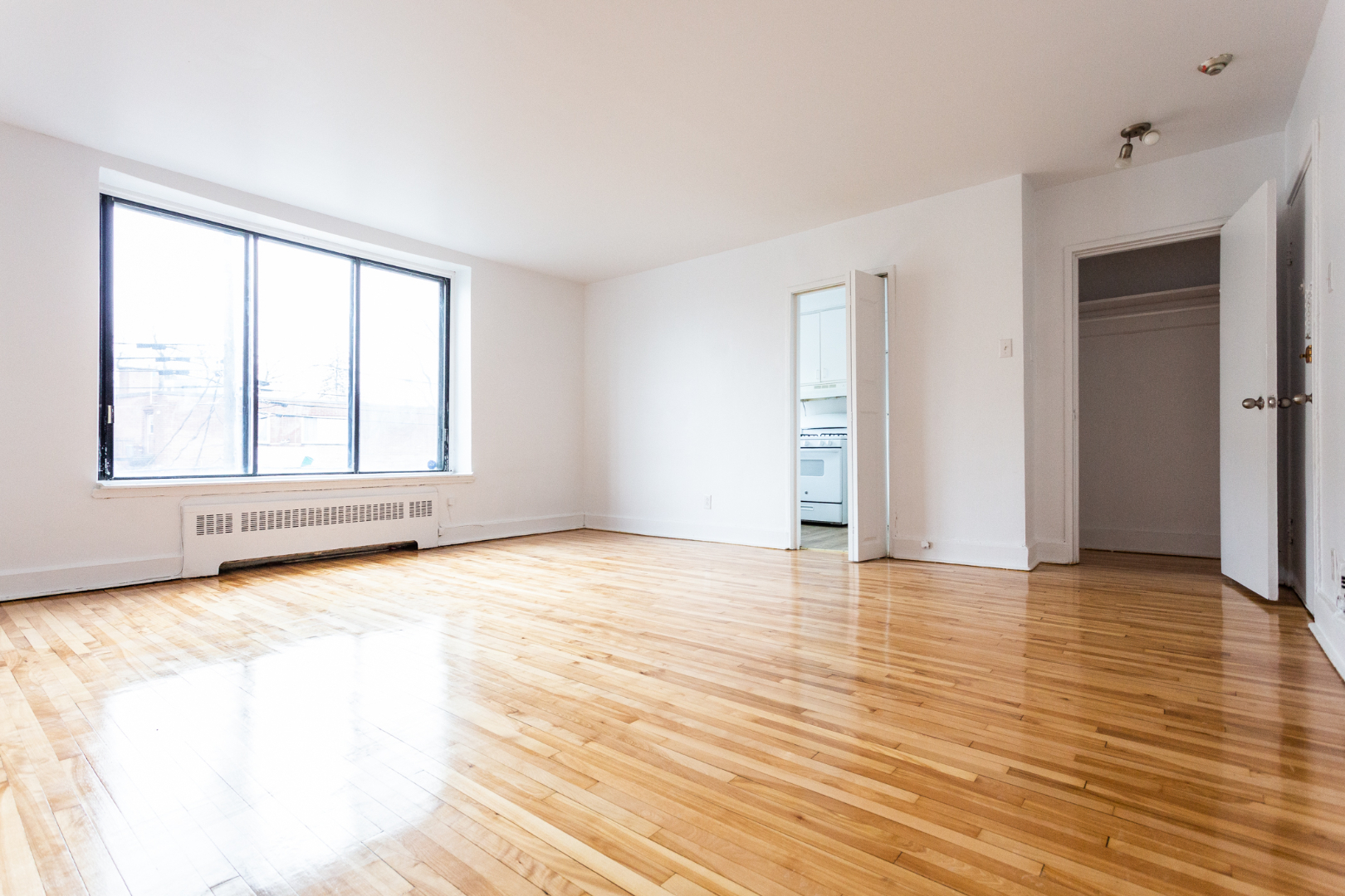 6001 Côte Saint-Luc - 308