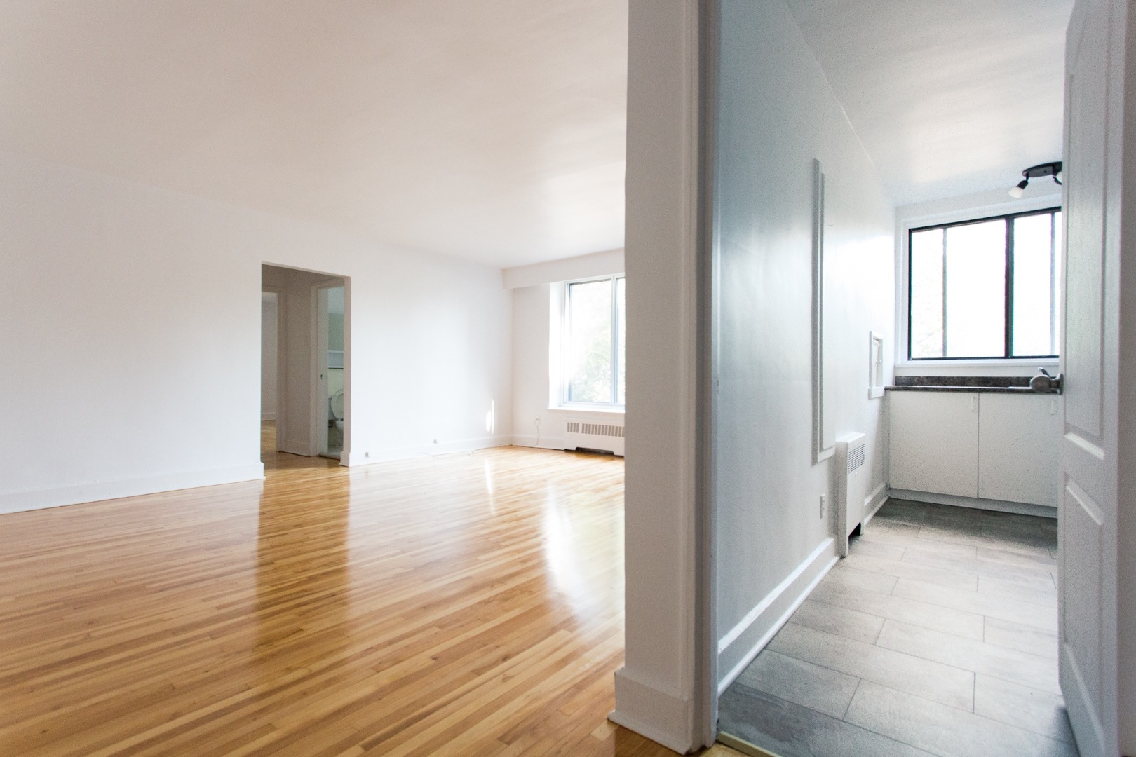 6001 Cote Saint Luc 205 Mayne Holdings Apartments for rent in
